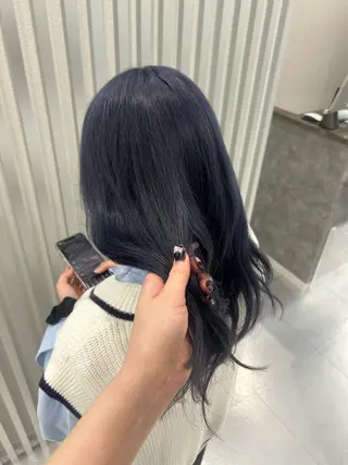 セミロング あやめ🪽 オリーブ/ハイトーンのヘアスタイル