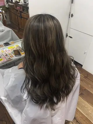 ロング 井手口 沙樹のヘアスタイル
