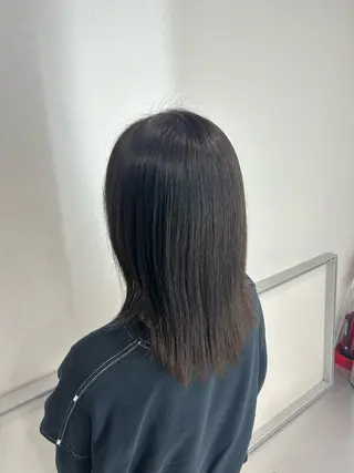 ミディアム あやめ🪽 オリーブ/ハイトーンのヘアスタイル