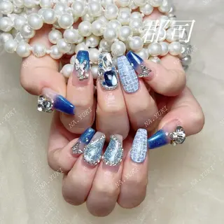 ネイル 🦋 Queenieのネイルデザイン