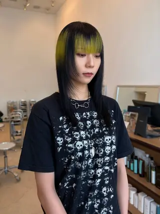 セミロング 羽鳥 菜々子のヘアスタイル