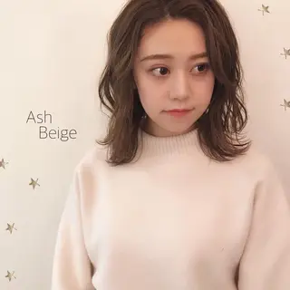 ミディアム カラー 市川 千夏のヘアスタイル