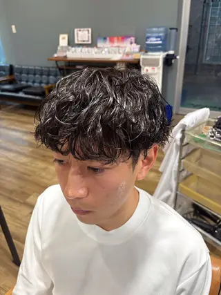 ショート パーマ メンズ 鶴田 将清のヘアスタイル