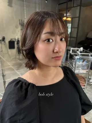 ショート カラー 佐伯 桃のヘアスタイル