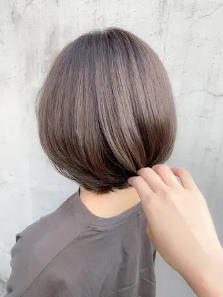 カラー 西本 由香のヘアスタイル