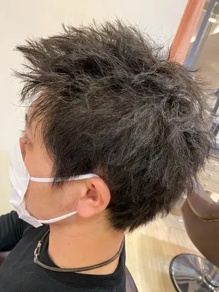 ショート パーマ 辻出 綾弥のヘアスタイル