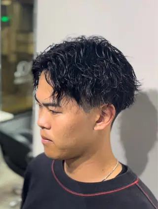 ショート パーマ メンズ 石田 大成のヘアスタイル