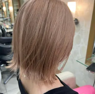 ミディアム カラー レイヤーカット 小飯田　武斗のヘアスタイル