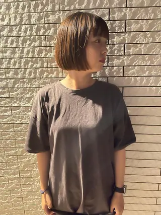 ショート 顔まわりレイヤー デザインカットのヘアスタイル