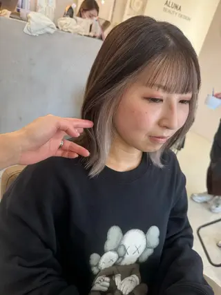 ミディアム 鈴木 妃帆未のヘアスタイル