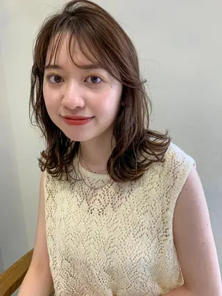カラー パーマ ミディアム CEINE PATHのヘアスタイル