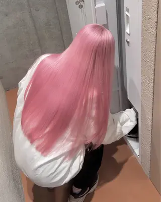 ロング カラー ブリーチ毛の縮毛矯正 ハイトーン/岡本智樹のヘアスタイル