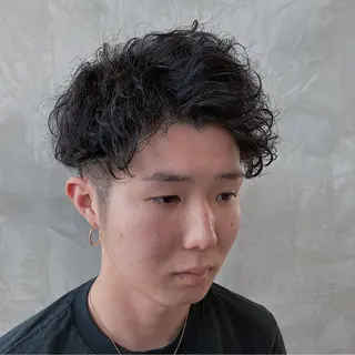 ショート パーマ メンズ 波巻きスパイラルパー マ/シャドウパーマ駿のヘアスタイル