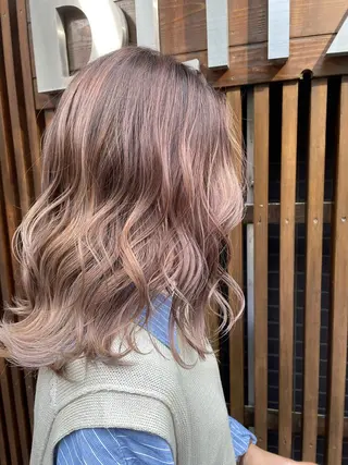 ミディアム カラー 🌈8月末までシャ イン輝きハイトーン✨のヘアスタイル