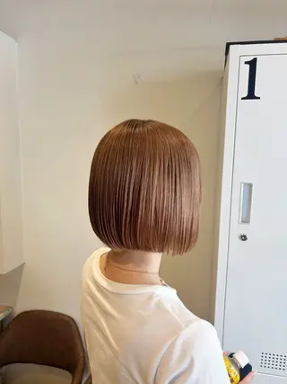 ショート カラー EIGHT新宿 新井彩斗のヘアスタイル