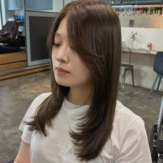 セミロング 韓国ヘア/縮毛矯正 /レイヤー🫧ユイカのヘアスタイル
