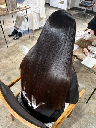 ロング ナチュラルカラー/ ハイトーン AMIのヘアスタイル