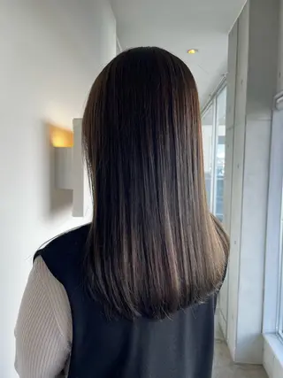ミディアム おせ ちさとのヘアスタイル