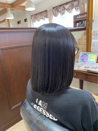 ミディアム 安中 莉椰のヘアスタイル