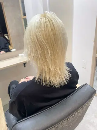 ミディアム ☁️ケアブリーチ¦ ウルフ¦Shioriのヘアスタイル
