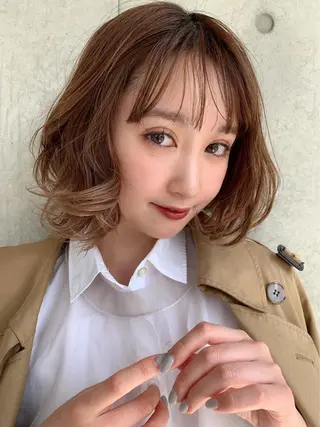 ミディアム カラー ヘアアレンジ 🪞official THREE 横浜🎀のヘアスタイル