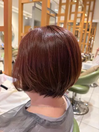 ショート カラー ハイライトカラー レイヤーカットのヘアスタイル