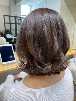 ミディアム カラー 似合う髪型見つけます AYAKAのヘアスタイル