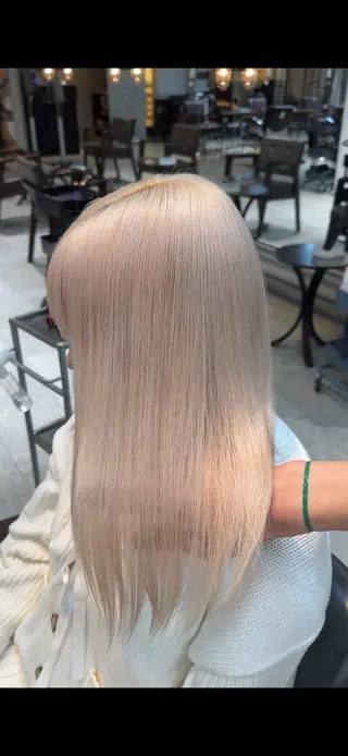 ミディアム カラー パーマ ヘアアレンジ ブリーチカラー🤍 颯馬🐈‍⬛のヘアスタイル
