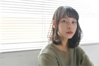 ミディアム 大久保寿高✨ なりたい色を叶える✨のヘアスタイル