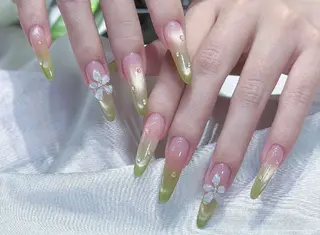 ネイル 小島 阿佑美のネイルデザイン