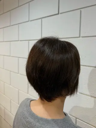 ショート カラー ハセガワ マヒロのヘアスタイル