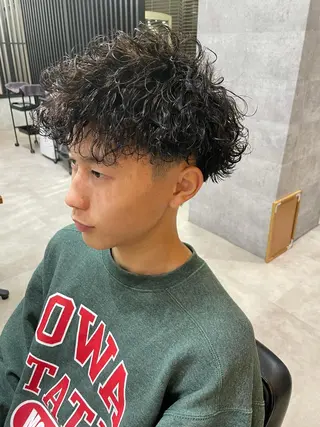 ショート パーマ メンズ 勝毛 広貴のヘアスタイル