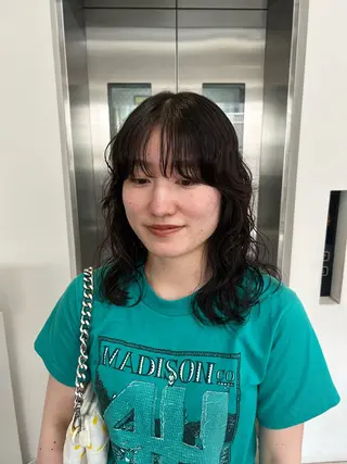 セミロング AmiLi HONOKAのヘアスタイル