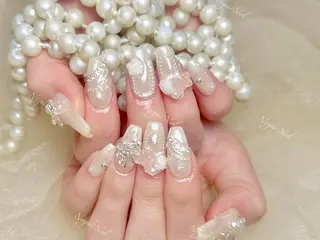 ネイル 🦋 Queenieのネイルデザイン