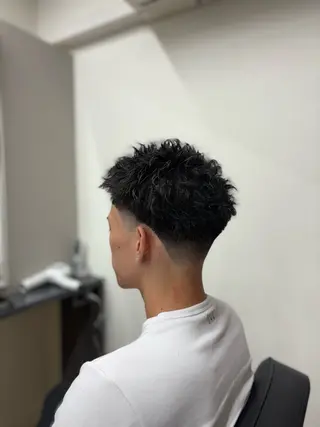 ショート パーマ メンズ 深澤 知樹のヘアスタイル