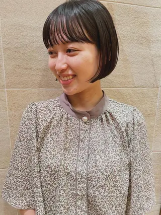 ショート 白髪ぼかしハイライト 脱白髪染めのヘアスタイル