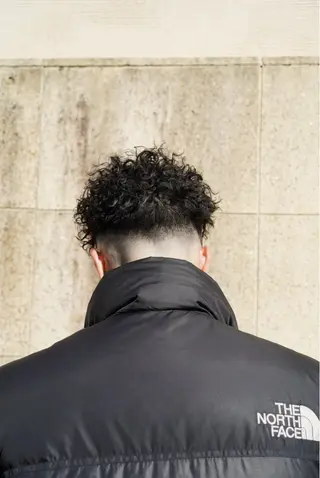 パーマ メンズ 関 晃哉のヘアスタイル