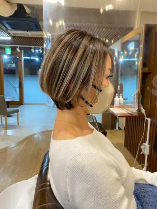 ショート カラー 女性目線でつくる ボブ縮毛矯正のヘアスタイル