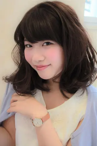 ミディアム HANA Hair Produceのヘアスタイル