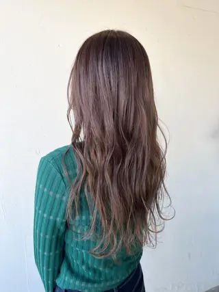 ロング カラー 松田 詩奈のヘアスタイル