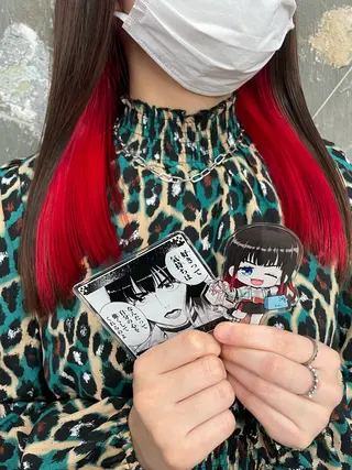 セミロング カラー インナーカラー 推し ブリーチ  髪質改善のヘアスタイル