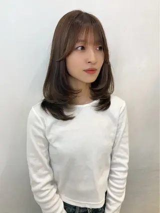 ミディアム カラー 'AXIS 栄 Konomiのヘアスタイル