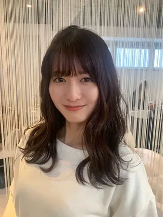セミロング RENA|透明感 ×ブリーチカラーのヘアスタイル