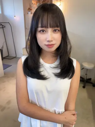 セミロング vince. moekoのヘアスタイル
