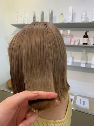 ミディアム カラー wakana/ 柔らかベージュカラーのヘアスタイル
