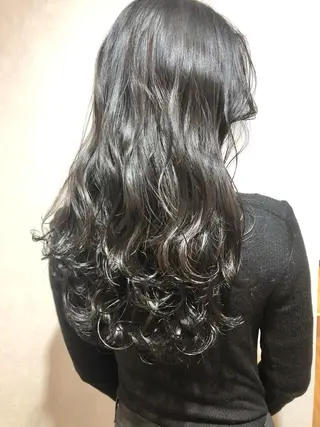 ロング カラー monami 鈴木 茉由奈のヘアスタイル