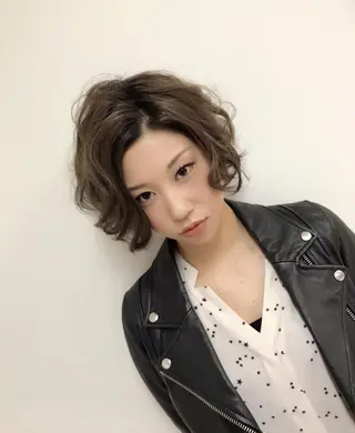 ミディアム カラー パーマ ヘアアレンジ ネイル マツエク・マツパ 吉川 宙翔のヘアスタイル