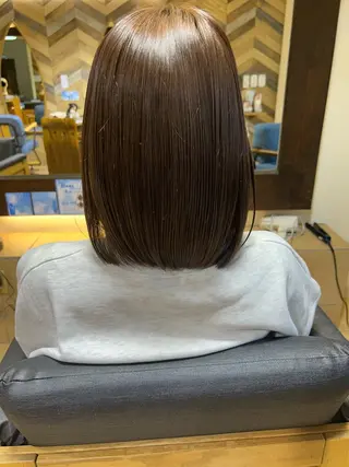 ミディアム 艶髪特化矯正カット ✨️MOMOEのヘアスタイル