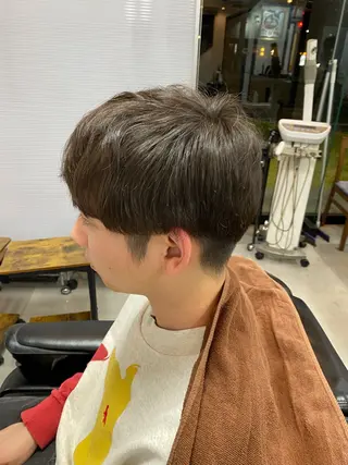 ミディアム 湯浅 俊貴のヘアスタイル