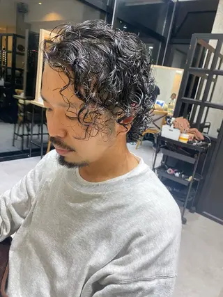 パーマ メンズ 似合う髪型見つけます AYAKAのヘアスタイル